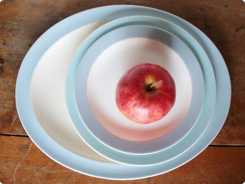 水色縁のプレート