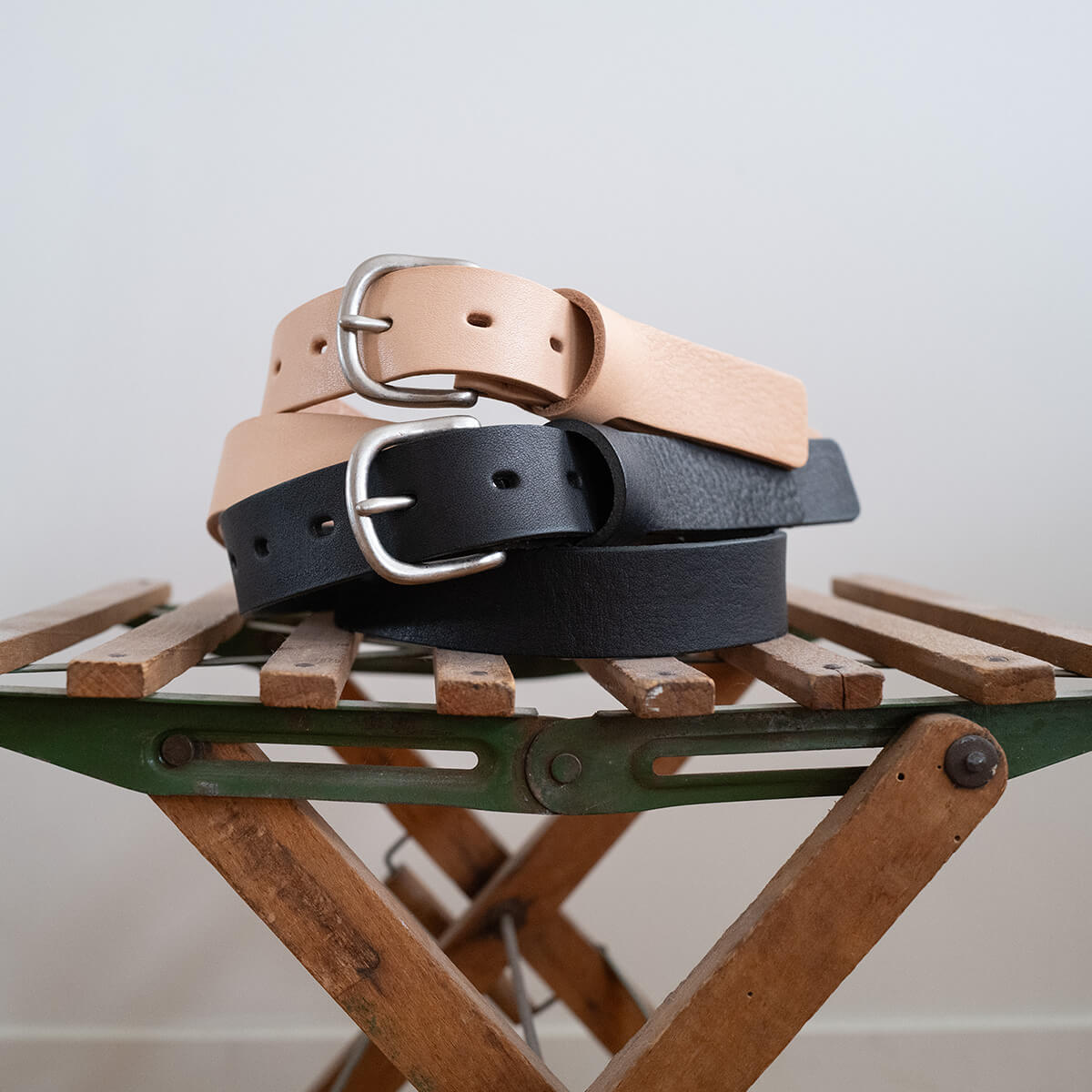 homspun レザーベルトが入荷しました。