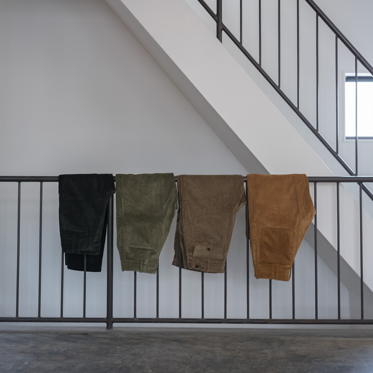 TUKIのコーデュロイパンツをまとめてご紹介します。