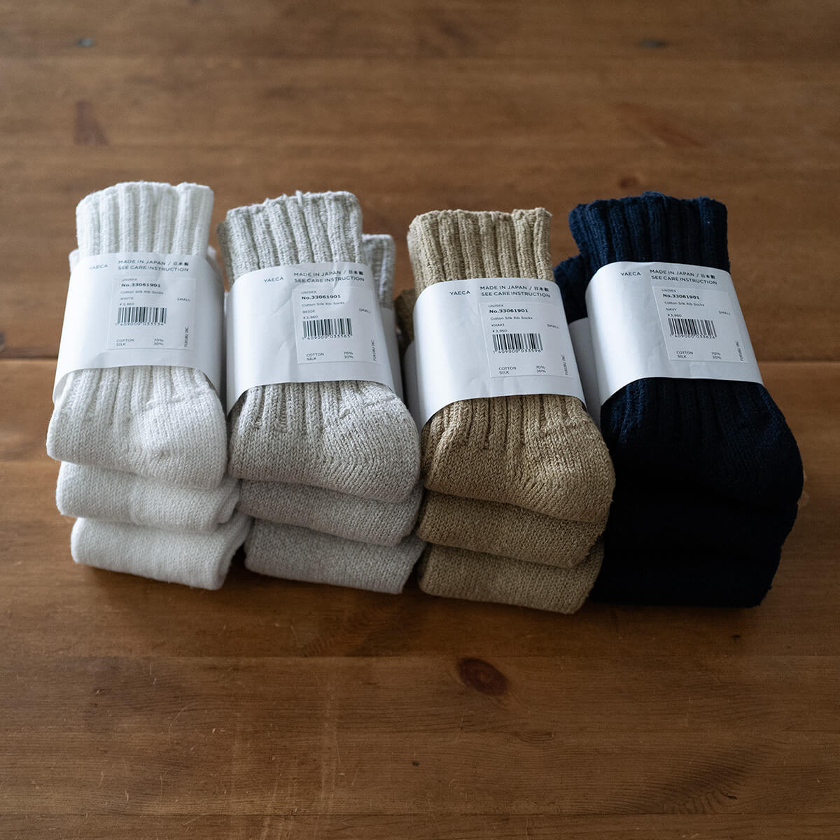 YAECA コットンシルクリブソックスが入荷しました。