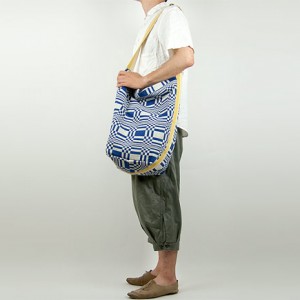 JOHANNA GULLICHSEN Tetra Sac Doris BLUEを使った着こなしコーディネート