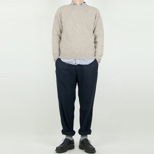 BRICK CREW NECK KNIT パッチ付き OATMILKを使った着こなしコーディネート