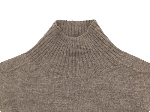 MHL. BRITISH MERINO SADDLE SLEEVE ROLL NECK KNIT 042BEIGE  